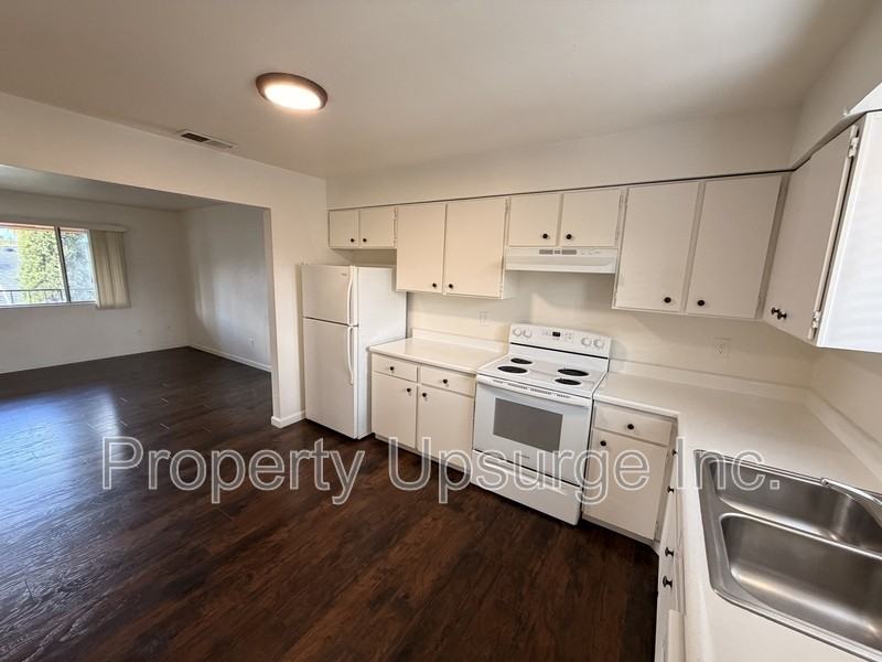 1131 West St - Photo 3 of 10