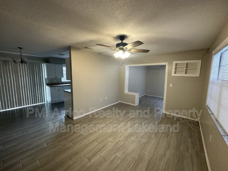 651 Duncan Cir W - Photo 2 of 10