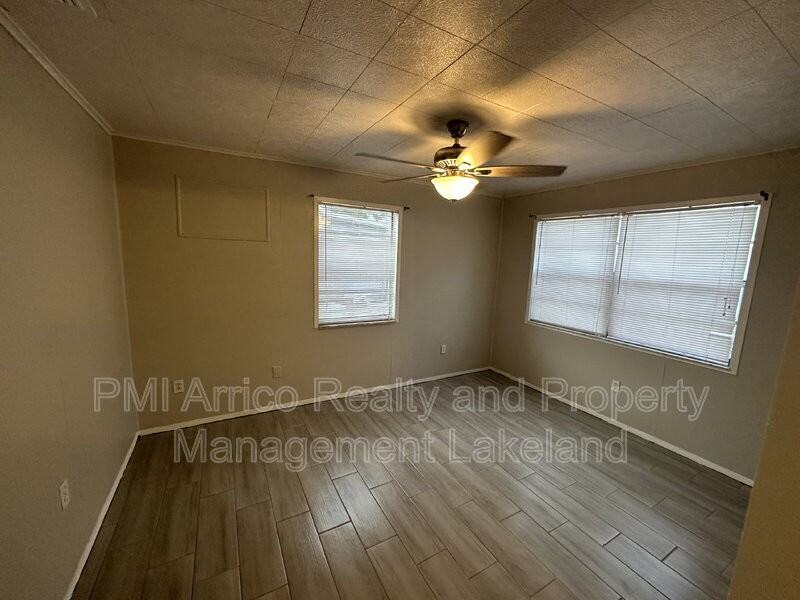 651 Duncan Cir W - Photo 3 of 10