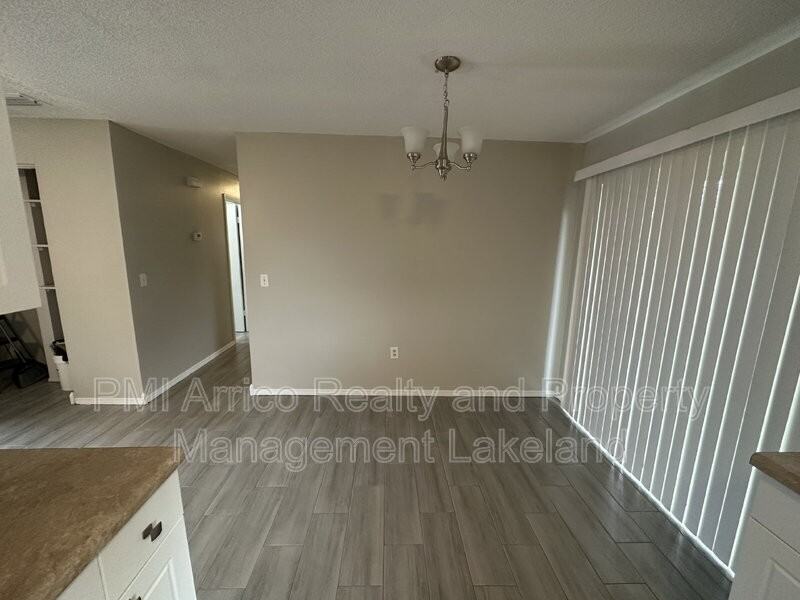 651 Duncan Cir W - Photo 6 of 10