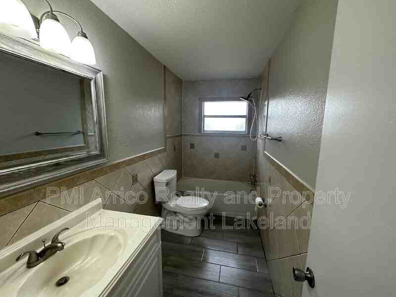 651 Duncan Cir W - Photo 7 of 10