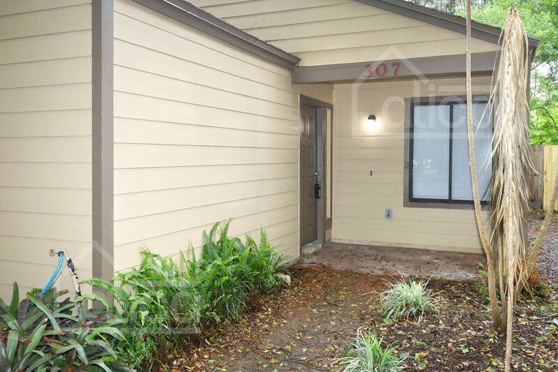 307 Montrose St - Photo 2 of 33
