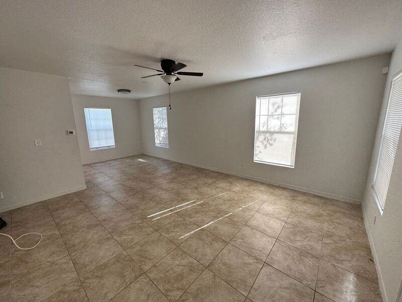 701 4th St - Photo 2 of 16