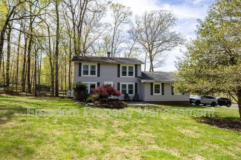 6197 Edwards Dr - Photo 2 of 41