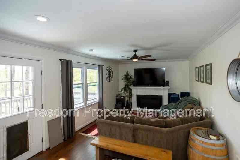 6197 Edwards Dr - Photo 3 of 41