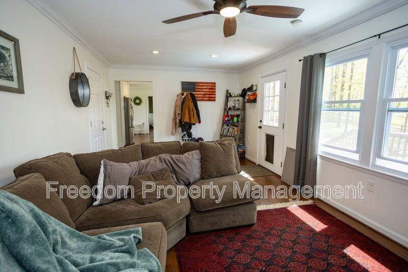 6197 Edwards Dr - Photo 5 of 41