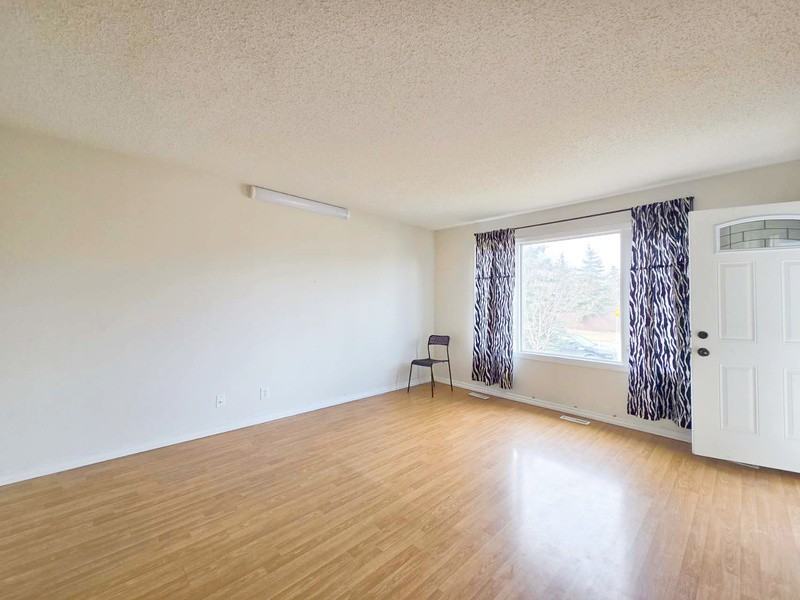 11443 22 Ave Nw - Photo 2 of 23