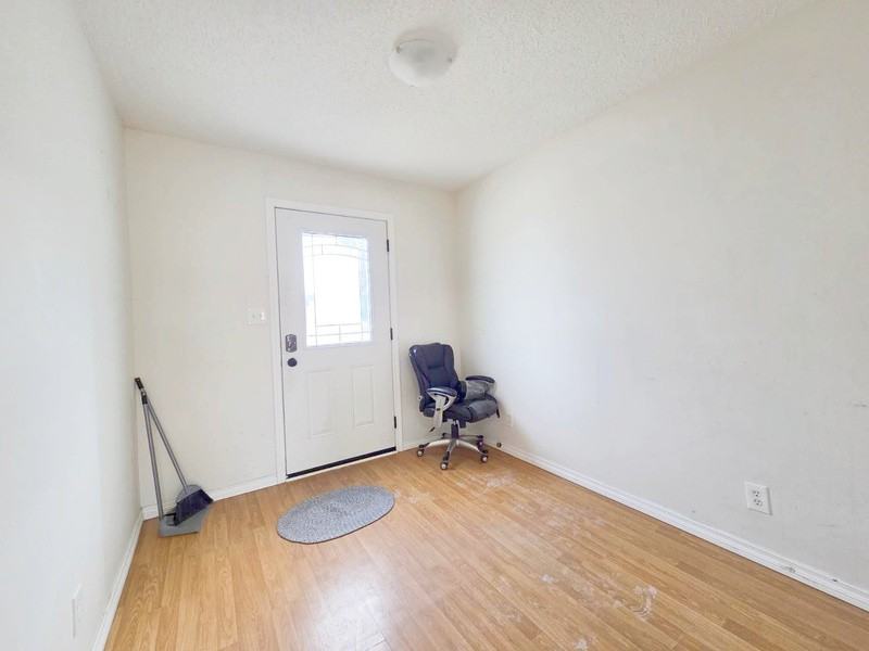 11443 22 Ave Nw - Photo 6 of 23