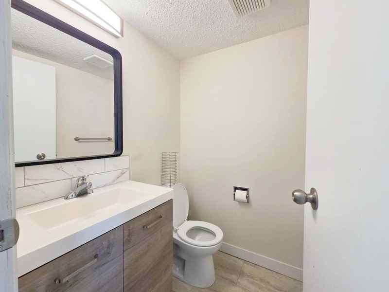 11443 22 Ave Nw - Photo 7 of 23