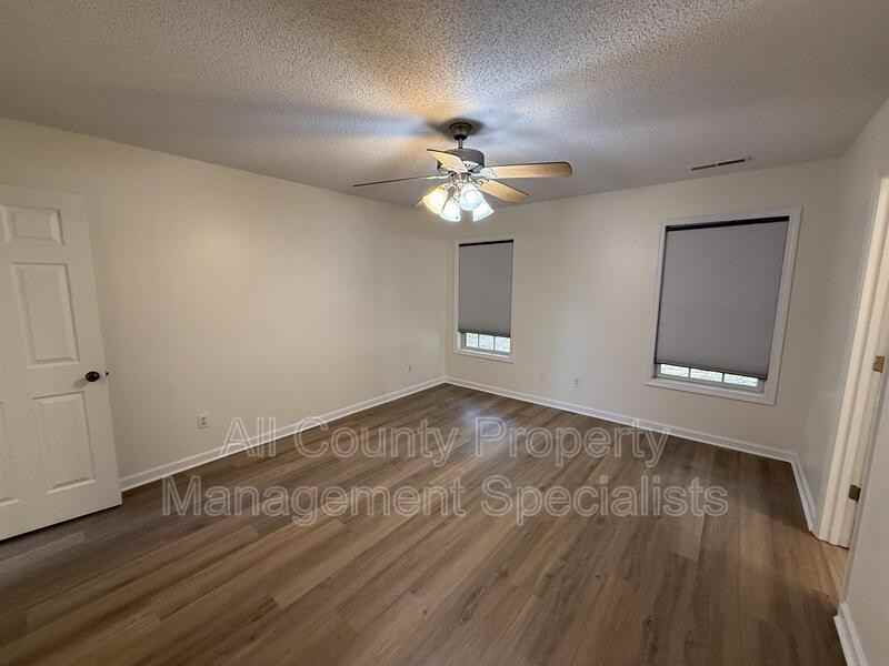 3690 Oleander Dr - Photo 6 of 11