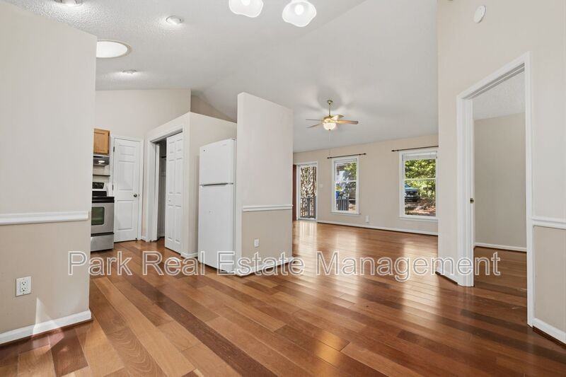 106 Laura May Ln - Photo 5 of 17