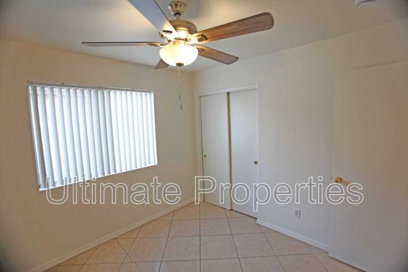 1810 N 88th Ave - Photo 7 of 11