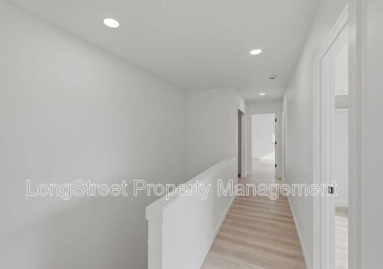 820 S 19th St - Photo 3 of 41