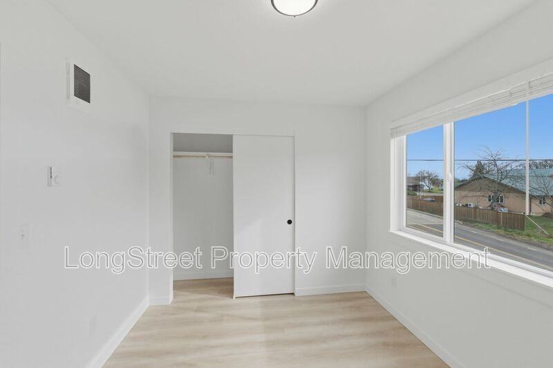 820 S 19th St - Photo 6 of 41