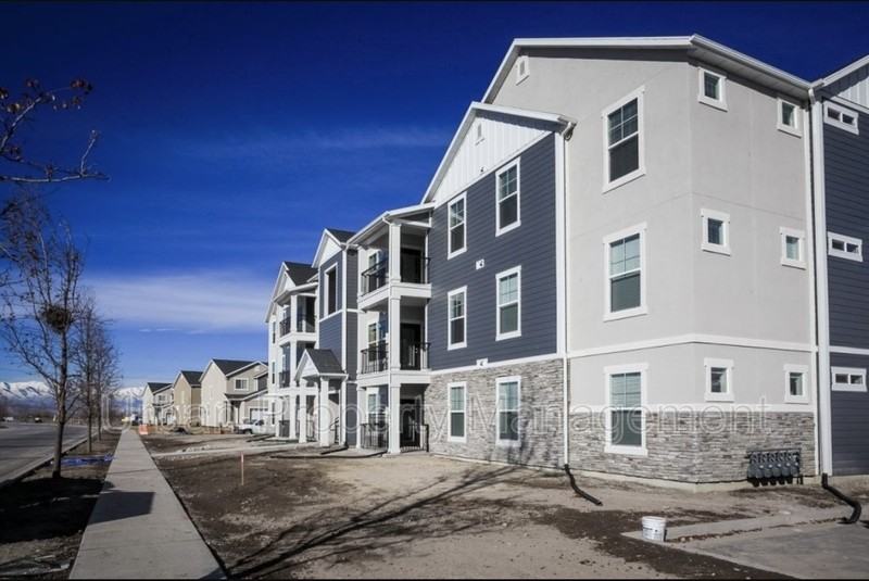 14484 S Ronan Ln #Q201 - Photo 2 of 17