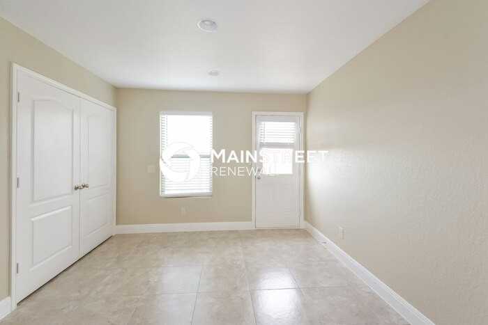 3422 Dunlap Flds - Photo 4 of 14