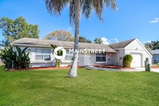 353 Sw Belmont Cir - Photo 1 of 1