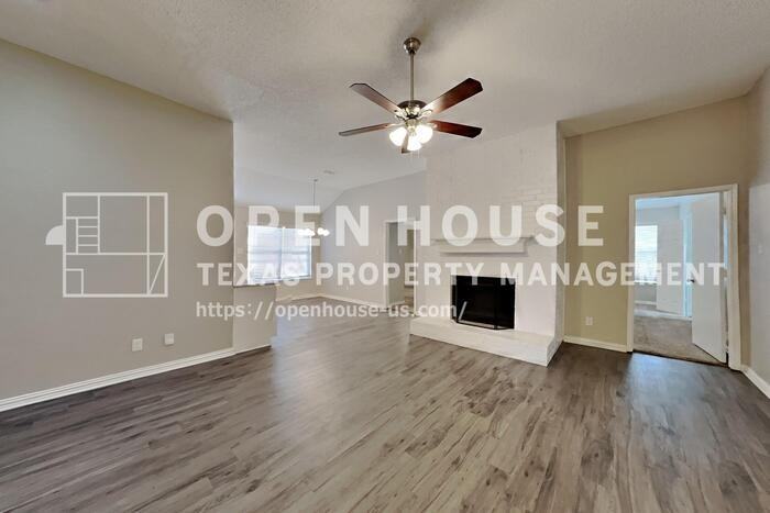 5550 Northfield Dr - Photo 5 of 25