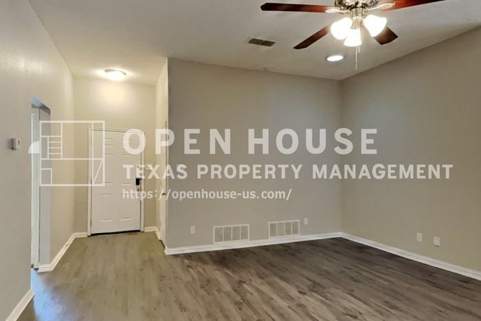 5550 Northfield Dr - Photo 6 of 25