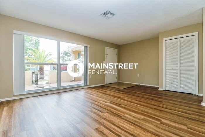 9109 Derby Ln - Photo 3 of 15