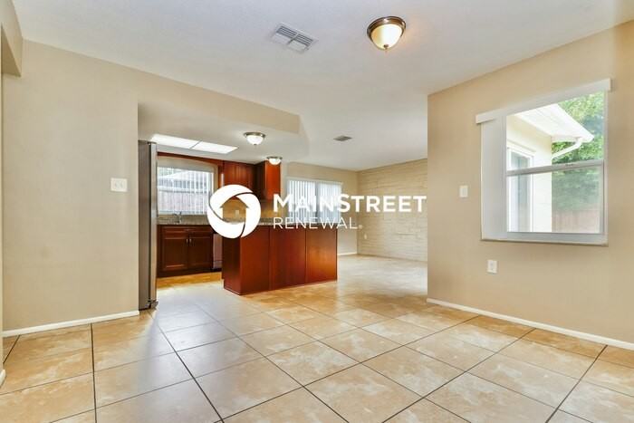 9109 Derby Ln - Photo 6 of 15