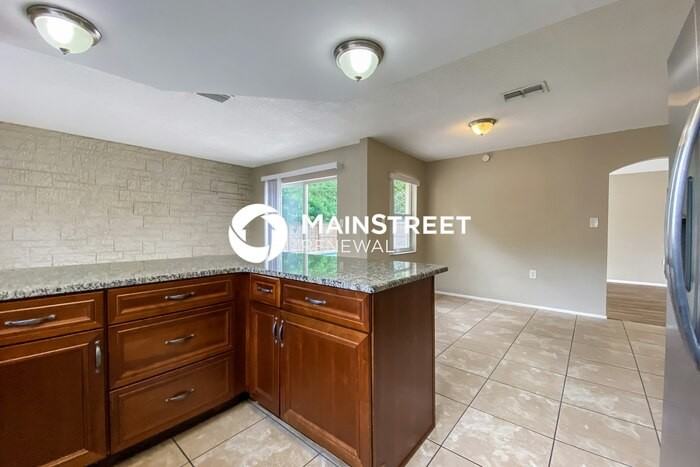 9109 Derby Ln - Photo 7 of 15