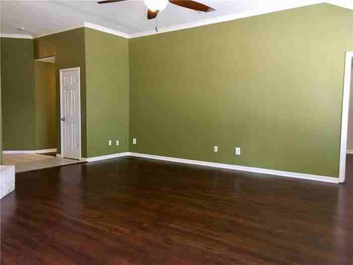 1010 Gulf Way - Photo 4 of 18