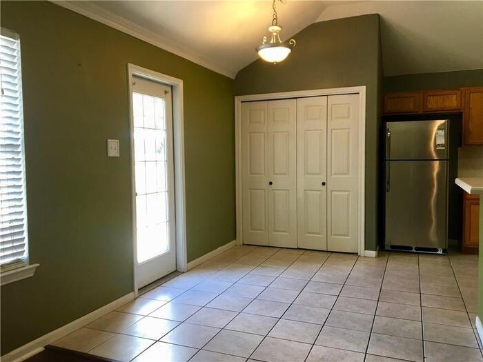 1010 Gulf Way - Photo 6 of 18