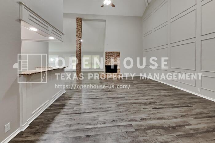 4315 Rambling Creek Dr - Photo 4 of 20