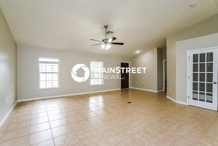 3709 Kilarney St - Photo 3 of 16