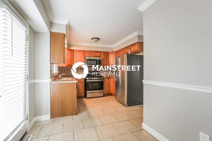 11955 Sycamore Ave - Photo 5 of 17