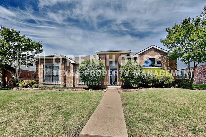 4418 Santa Cruz Ln