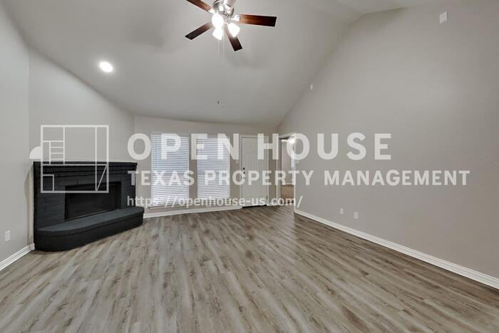 3206 Creekside Dr - Photo 4 of 20