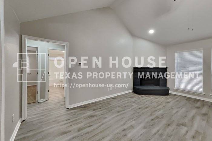 3206 Creekside Dr - Photo 6 of 20