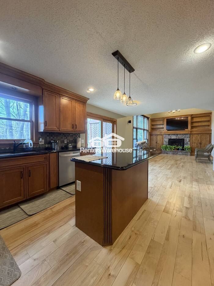 18995 31st Pl N - Photo 4 of 35