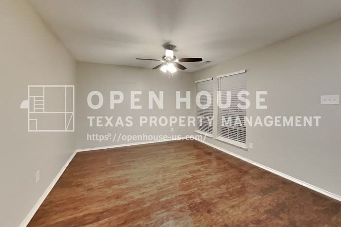 710 Hickory Ln - Photo 4 of 21