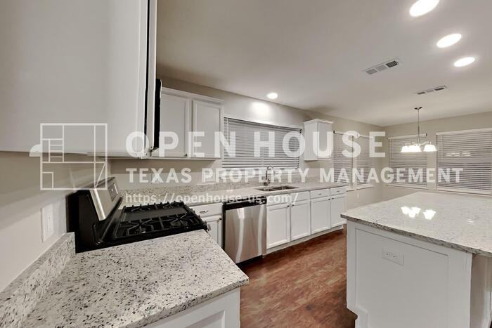 710 Hickory Ln - Photo 7 of 21