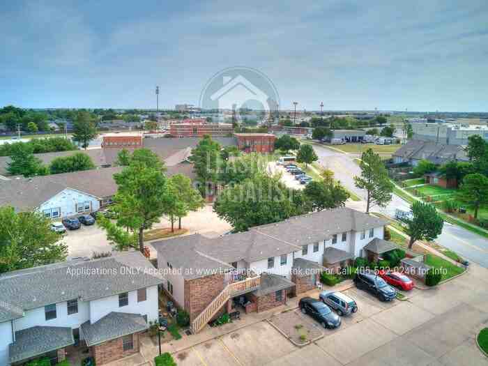 1026 Rambling Oaks Dr #B - Photo 2 of 36