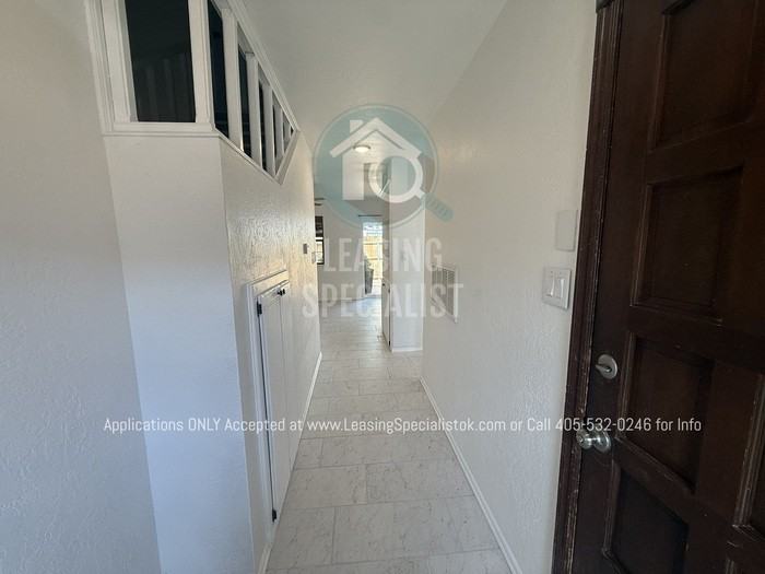 1026 Rambling Oaks Dr #B - Photo 3 of 36