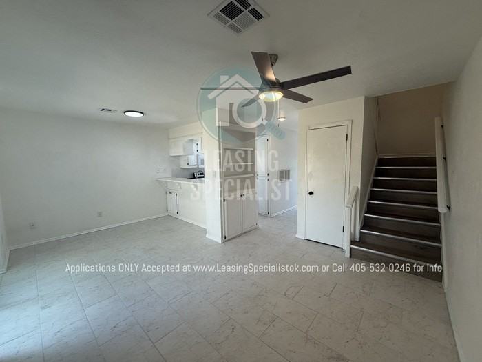 1026 Rambling Oaks Dr #B - Photo 4 of 36