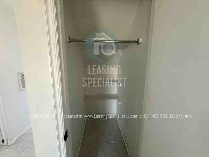 1026 Rambling Oaks Dr #B - Photo 7 of 36