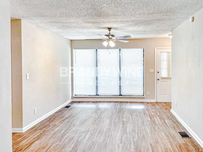 4503 Anvers Blvd - Photo 3 of 12