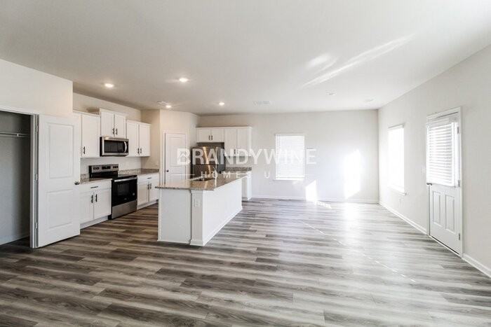 148 Avondale Blvd - Photo 4 of 24