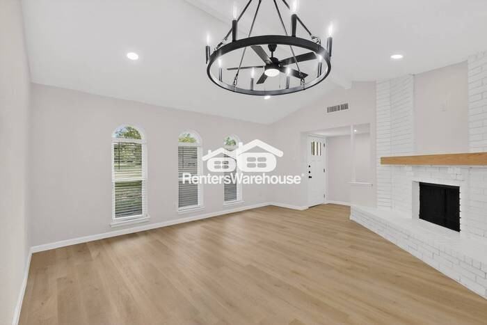 4840 Graham Ct - Photo 7 of 41