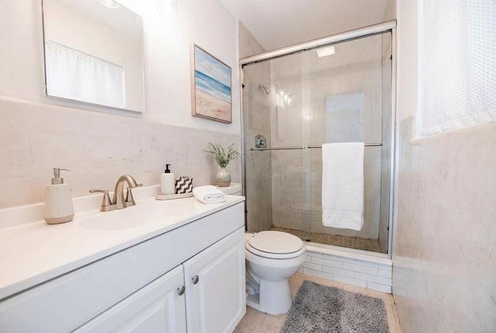 270 Southeast 9th Court - Photo 7 of 9