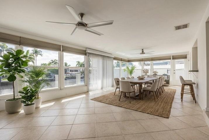 270 Southeast 9th Court - Photo 5 of 9