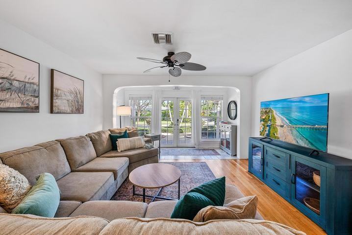 381 Zenith Lane - Photo 5 of 11