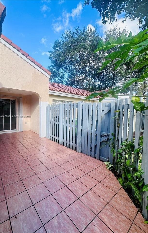 1487 Springside Drive #1487 - Photo 3 of 12