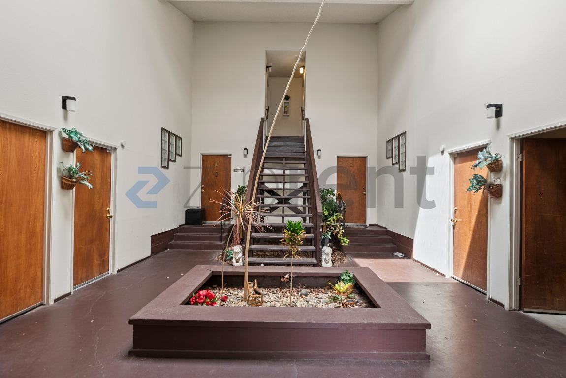 2837 55th Ave #4 - Photo 2 of 31