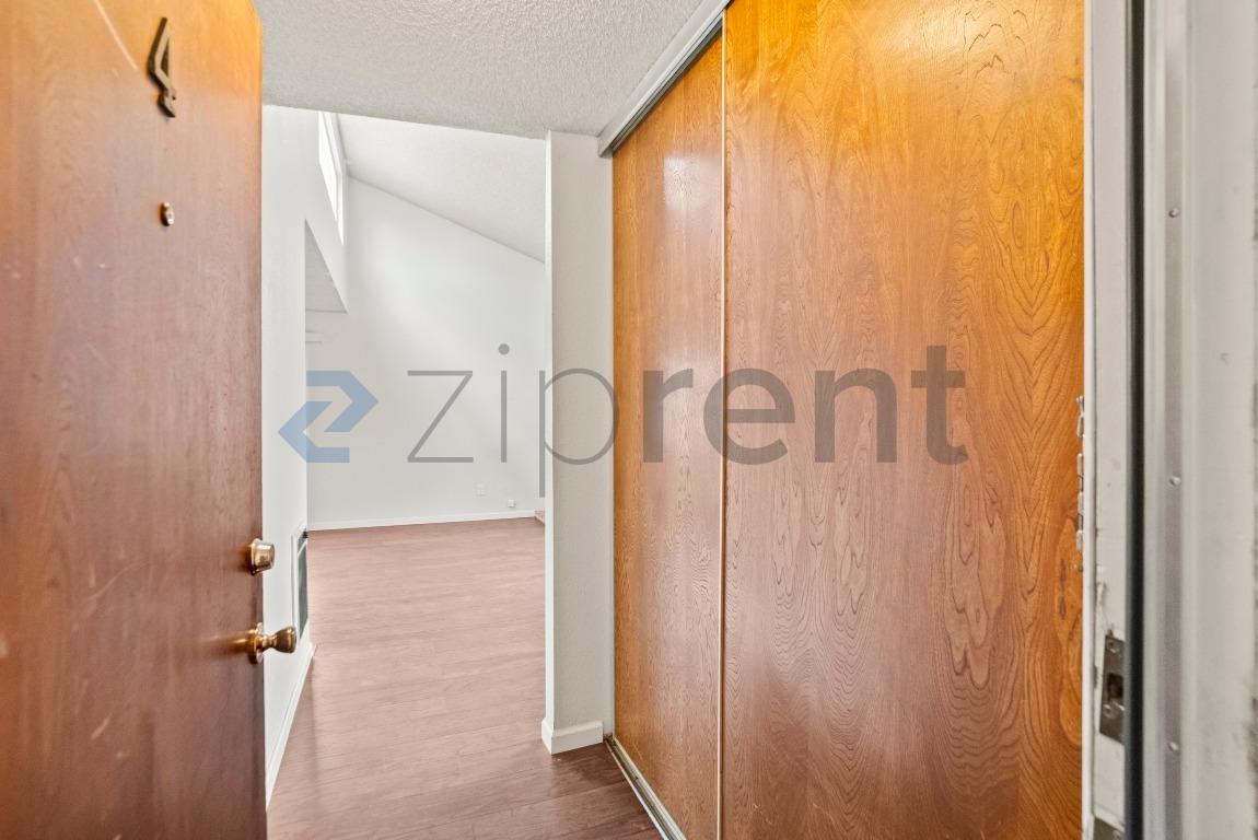 2837 55th Ave #4 - Photo 5 of 31